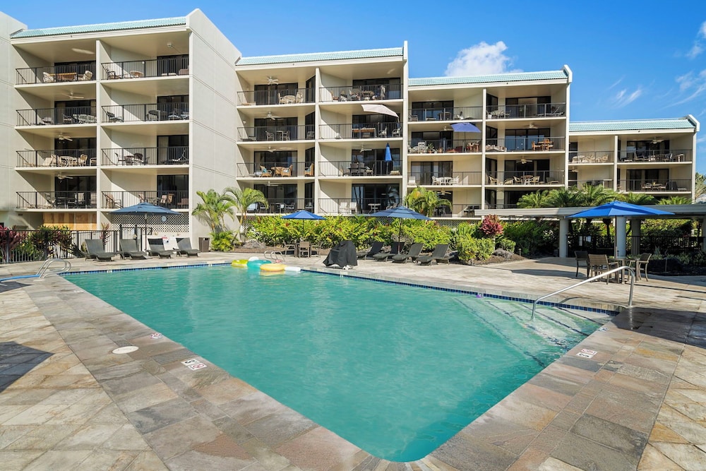 Oceanfront Island Living - Beautiful Kona Condo for Extended Stays - Vrkcv