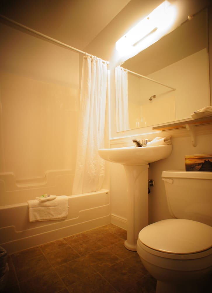 Fredericton Vacations - Silverwood Inn  Suites - Property Image 3
