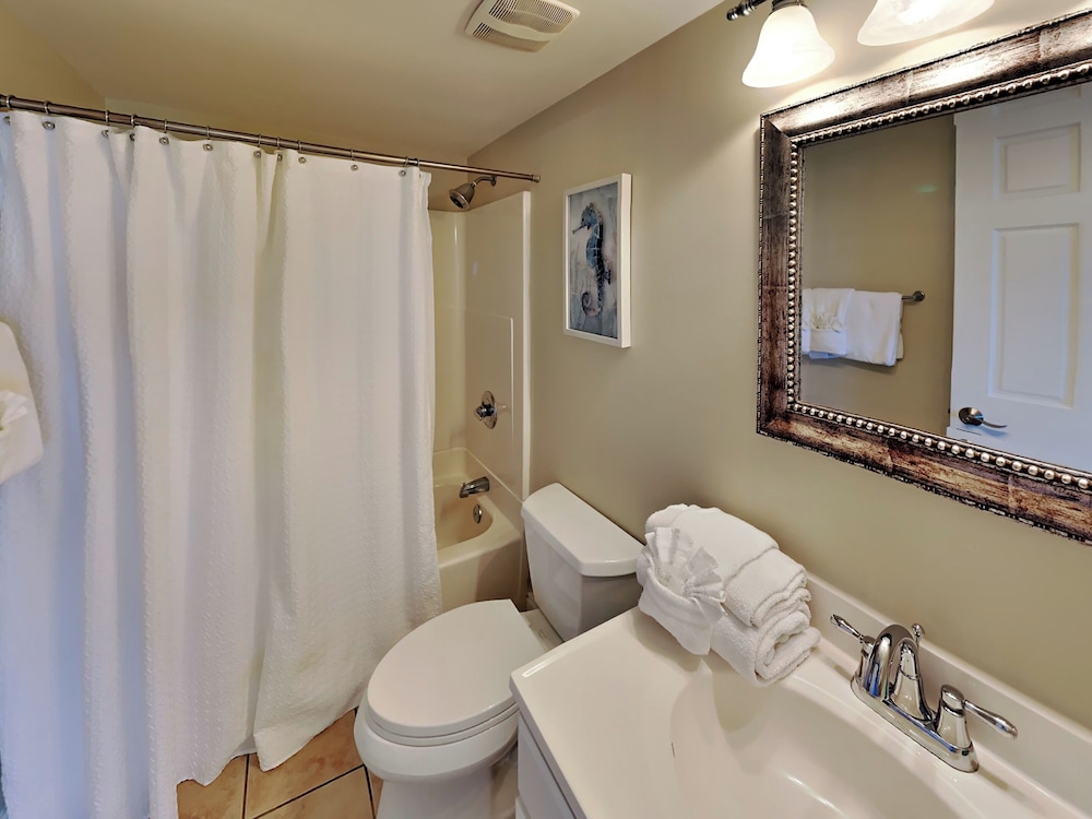 Ocean Breeze East by Southern Vacation Rentals