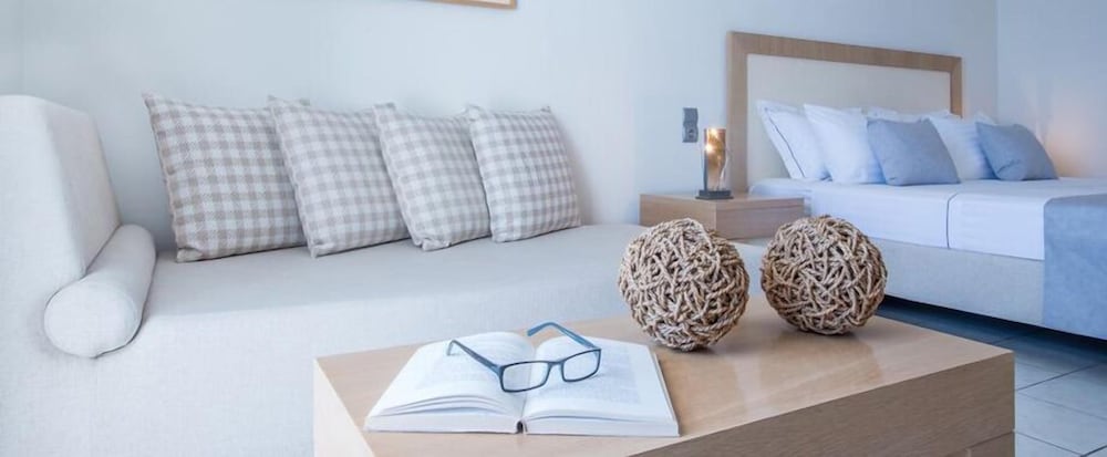 Golden Milos Beach House by Domotel