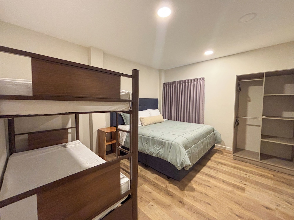 Lora Loca Inn