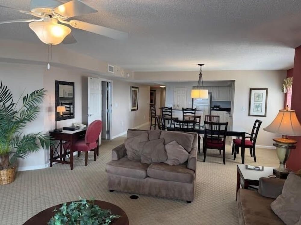 Yacht Club 2-1001 3 Bedroom Condo
