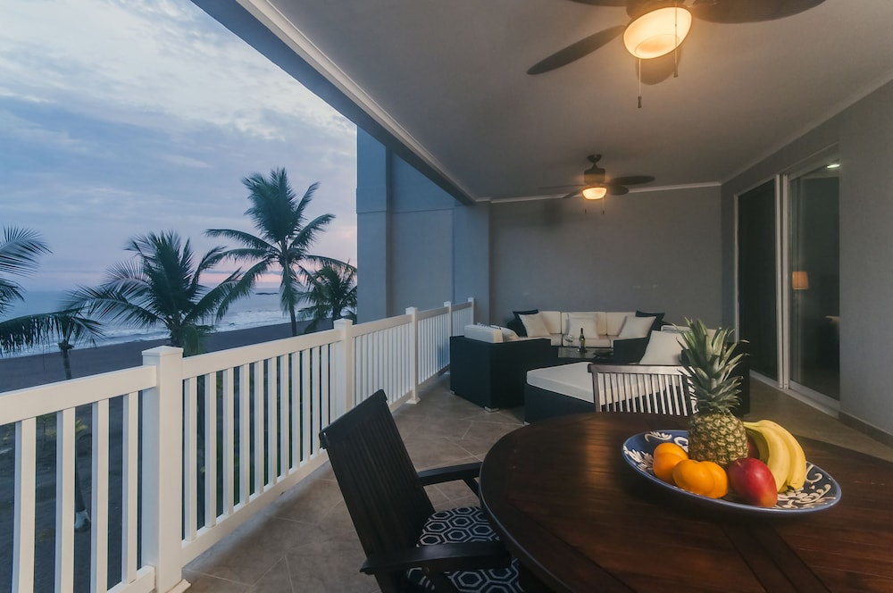 The Palms by Dream Makers