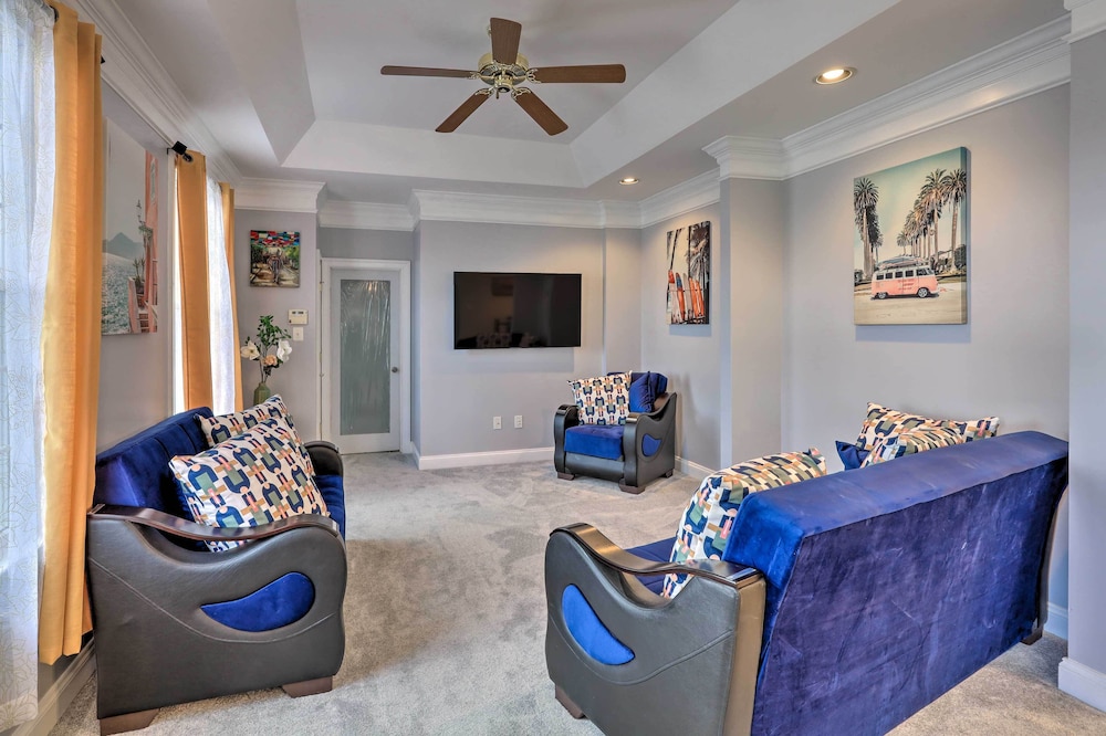 Dayton House w/ Private Hot Tub, Patio, Grill