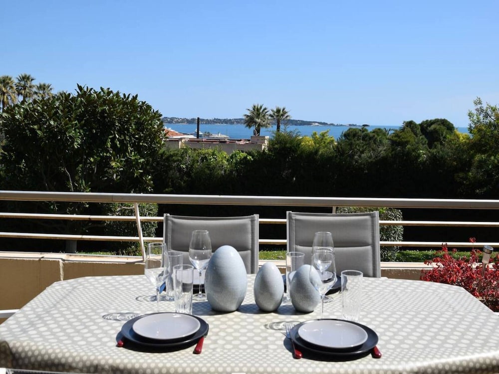 Apartment in Golfe Juan With Sea View