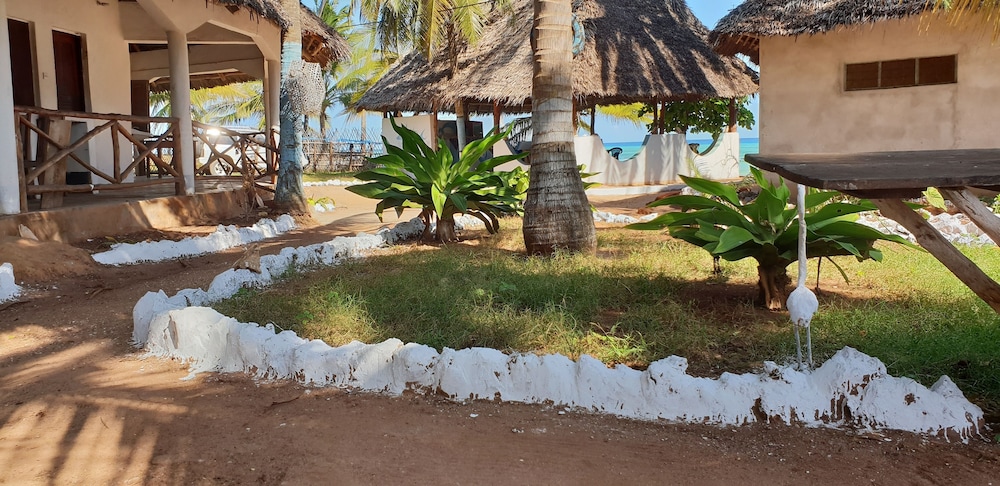 Ocean Breeze Lodge