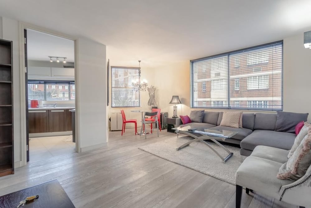 Incredible, Modern Apartment in South Kensington