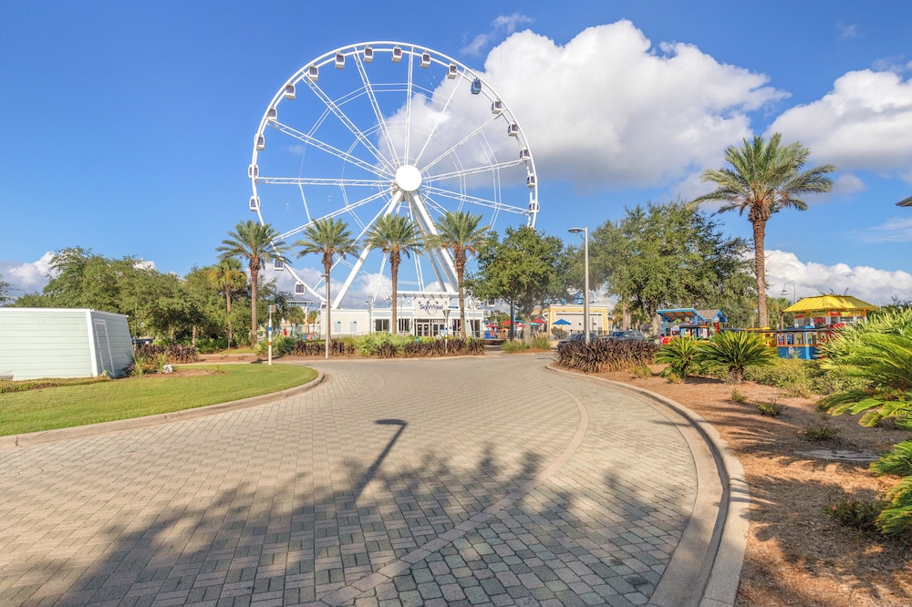 Spacious 6BR Beach Home Sleeps 15 Relax & Reconnect at Coastal Breeze