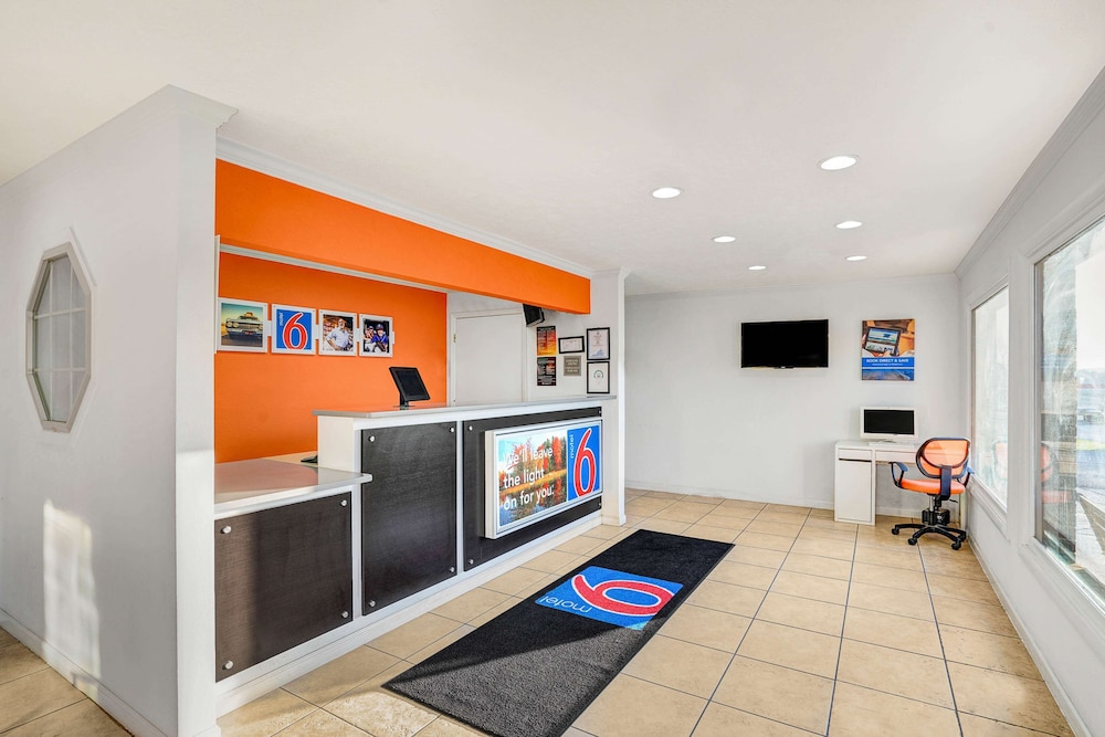 Hillsville Vacations - Motel 6 Hillsville, VA - Property Image 29