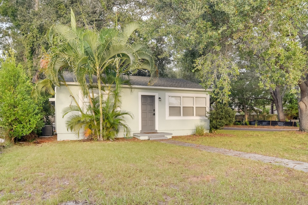 Pet-friendly Gulfport Home: Walkable Location!