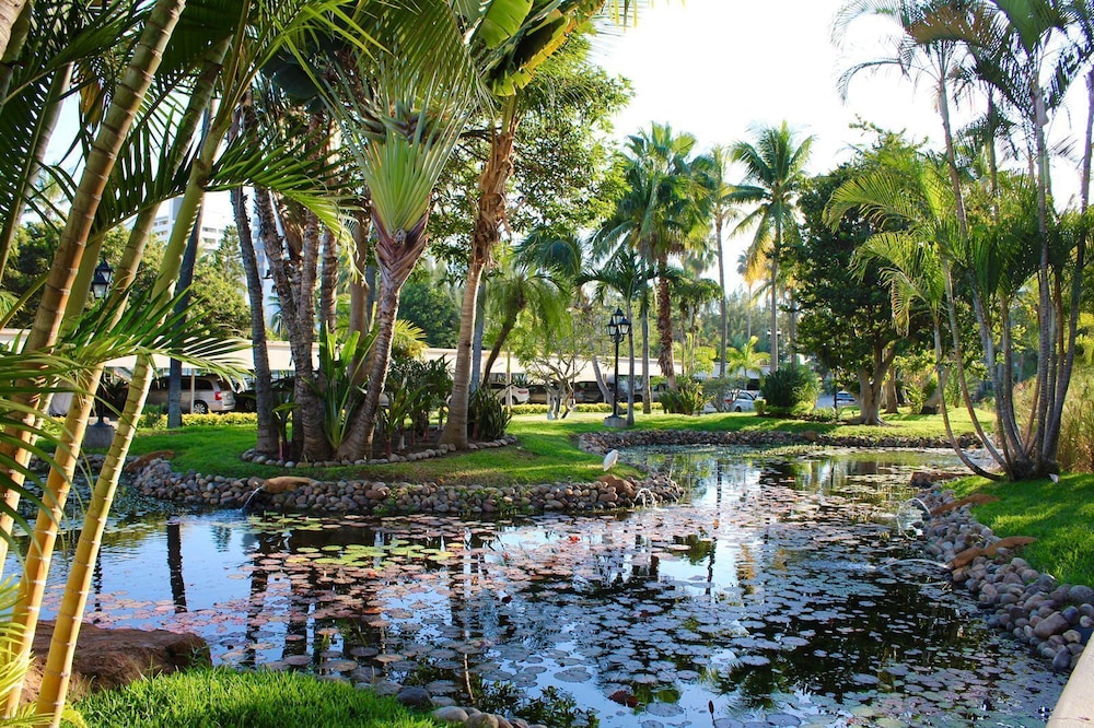 Costa Bonita Apartments