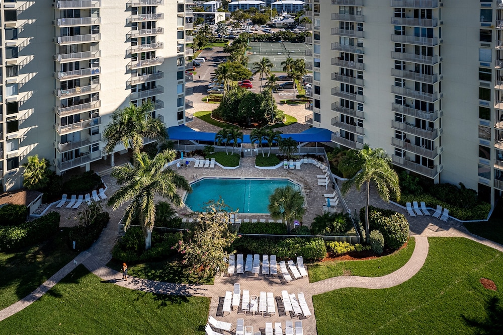 ~ Estero Beach And Tennis 208a ~ Gulf Front Condo In Paradise! 1 Bedroom Condo by RedAwning
