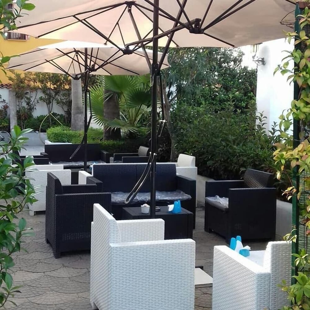 Hotel LePinède