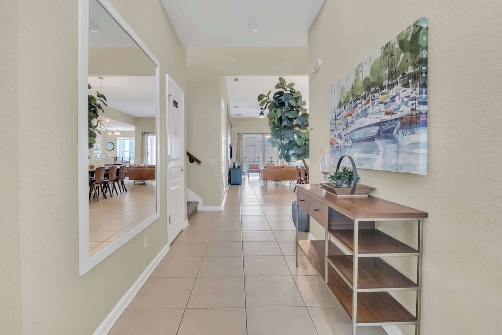 Disney Retreat w/ Wizard & Galaxy Rooms