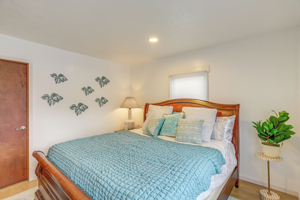 Walk to Beach: Home w/ Pool in Vermilion