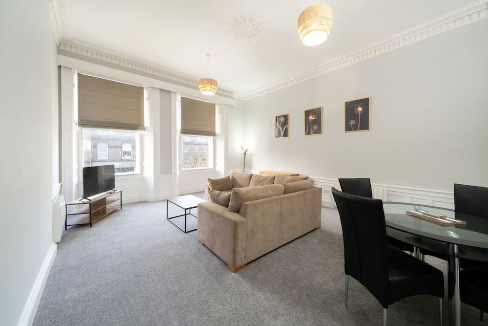 Lochside Apartment B