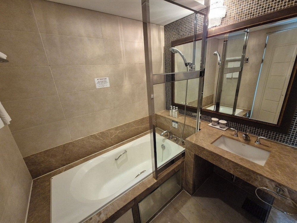 W Residence Hotel Centum City 91
