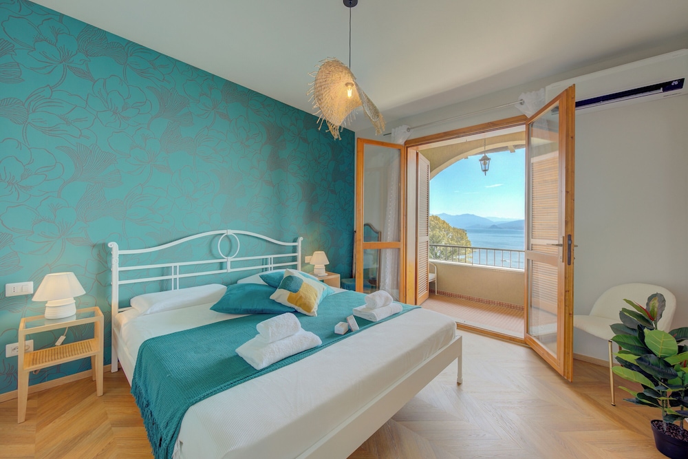 Pandora Lake View Stresa view 2