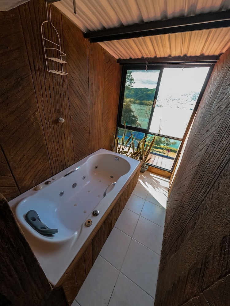 Nativa Ecohotel - Laguna de San Diego