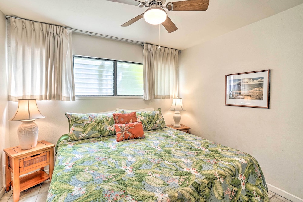 Kaunakakai Escape: Heated Pool & Beach Access