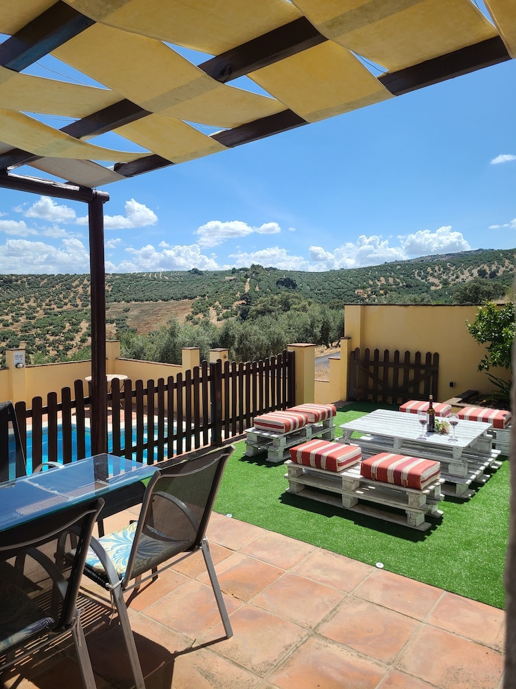 Warm Holiday Home With Private Pool in Andalucia Center