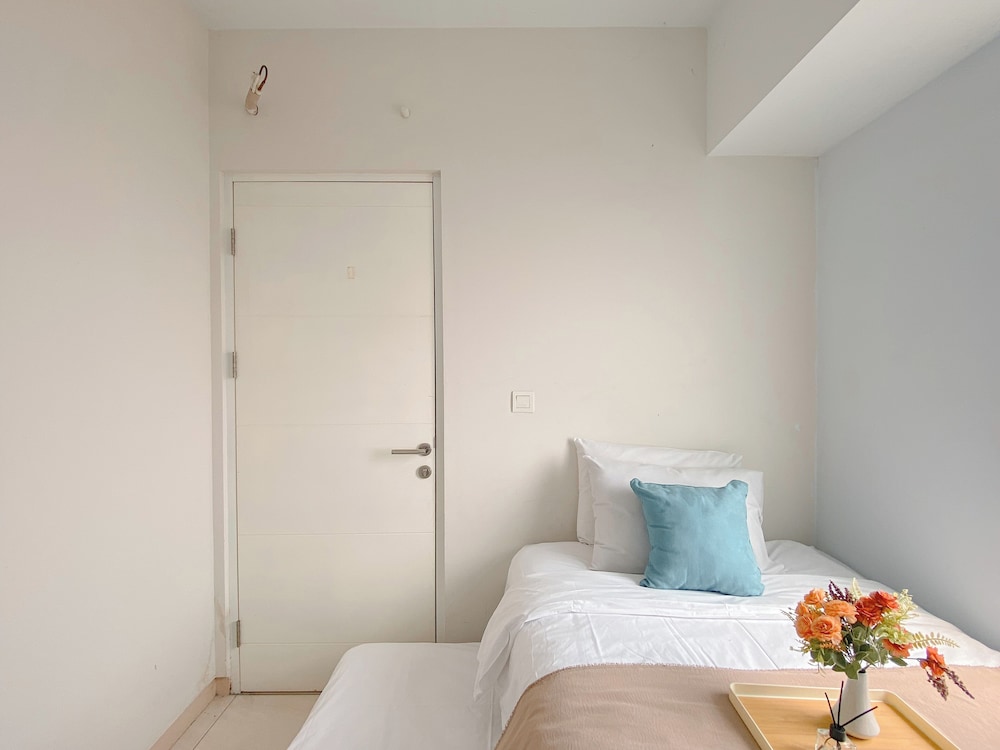 Comfort Living 2Br Springlake Summarecon Bekasi Apartment
