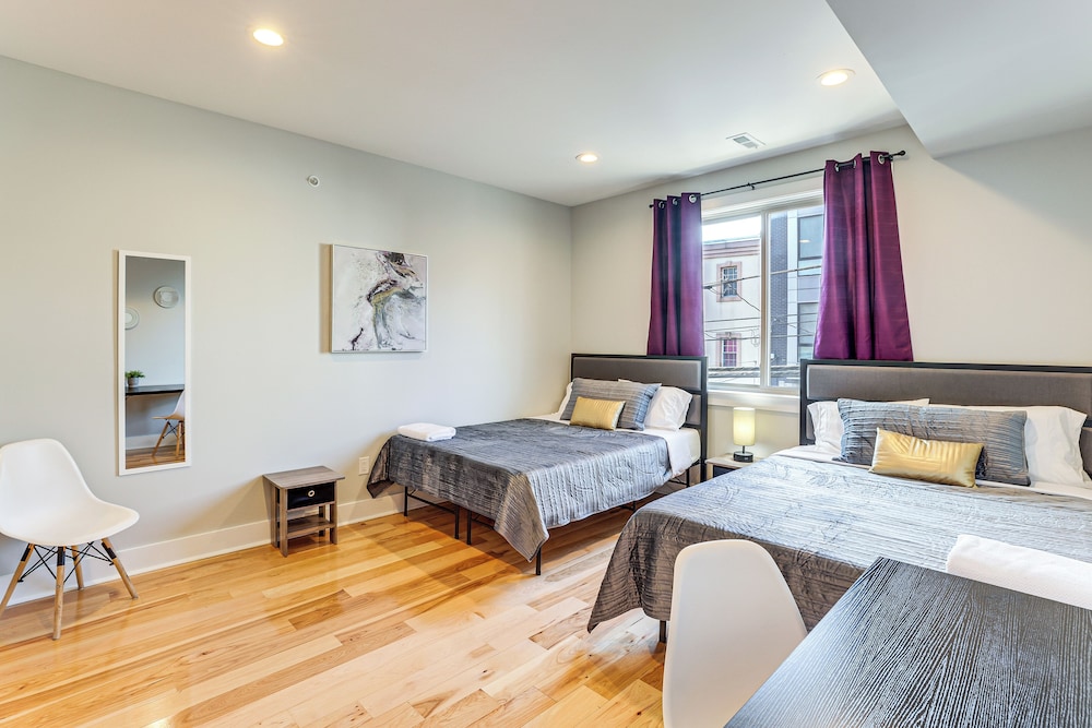 Modern Philly Oasis w/ Rooftop Deck & Game Lounge