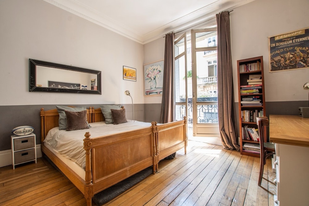 Splendid 5BR Family Apartment - Trocadero