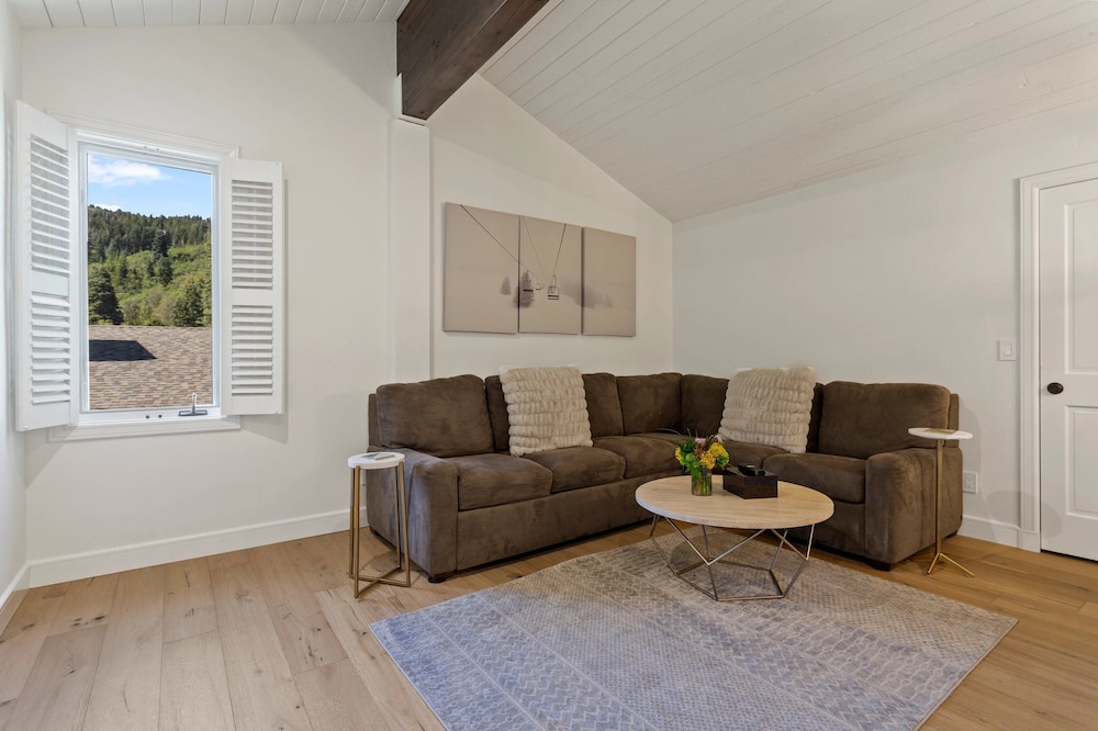 Trail's End Lodge at Deer Valley Resort - Three Bedroom Residence with Spa #501 3 Condo