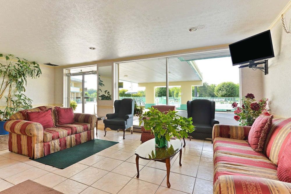 Americas Best Value Inn & Suites South Boston view 2