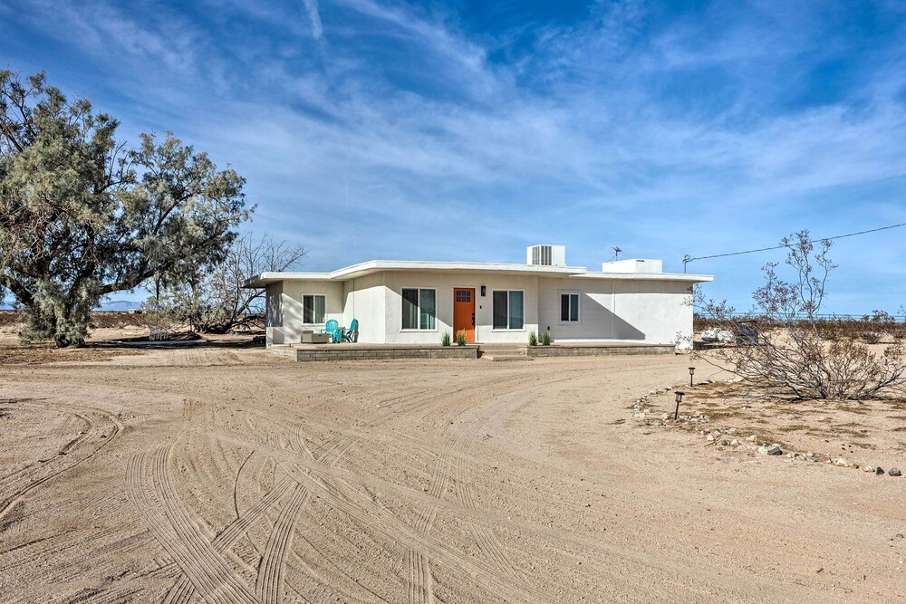 Twentynine Palms Home - Patio, Mountain Views view 2