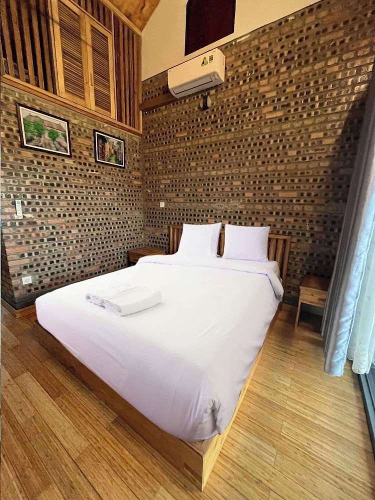 Duong Lam Village