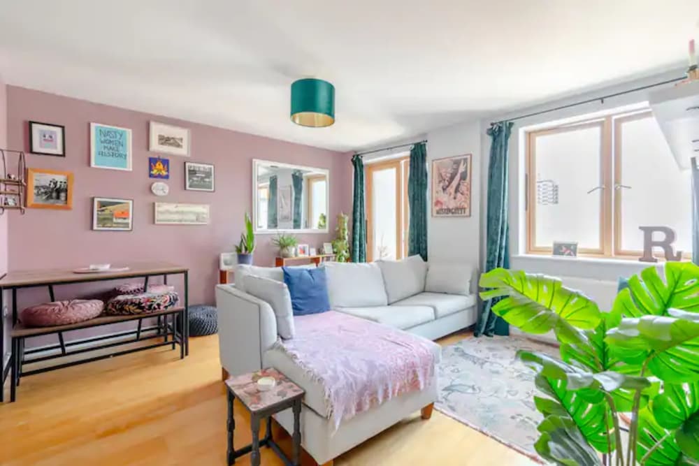 Stunning & Chic 1 Bedroom Flat - Plaistow!