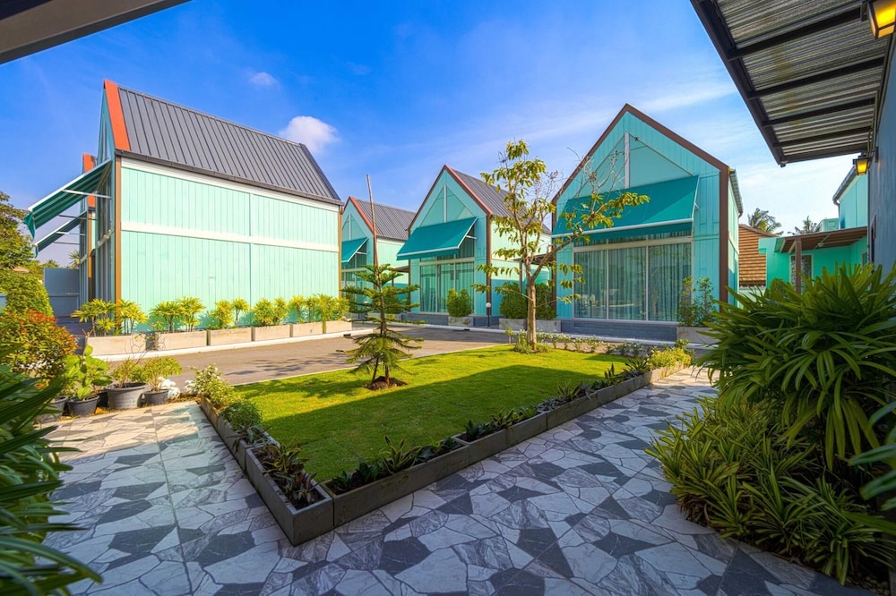 Beautiful new 7 Bedroom Villa Resort CT7