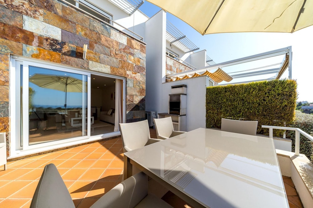 Albufeira Ocean View Townhouse by Ideal Homes view 2