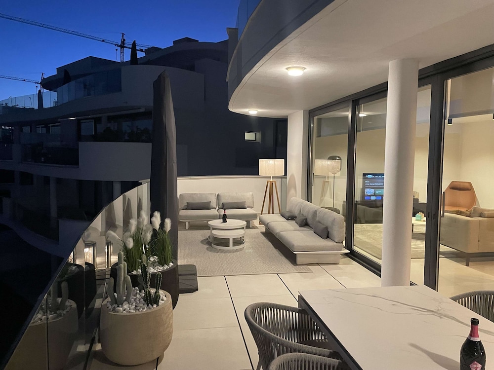 Huswell - Oceanview Stay in Higuer n West