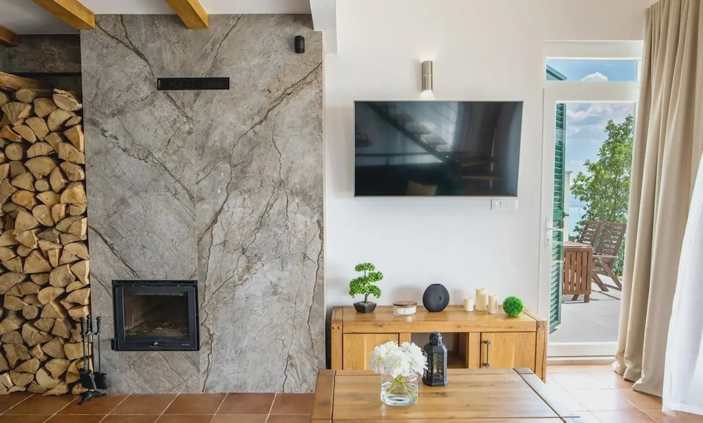 Villa Maslina Nearby Split - Crovillas