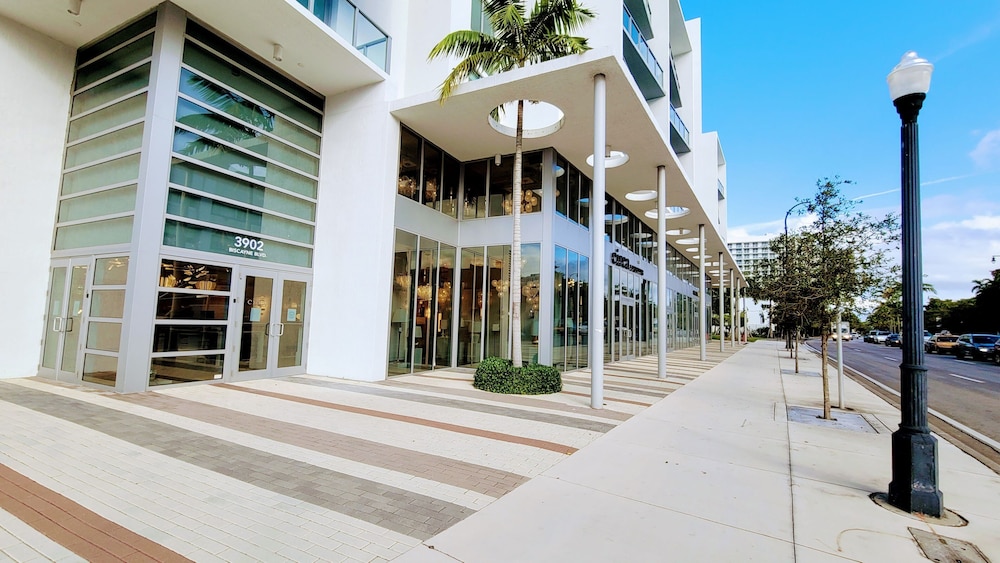 Design District Bay View Cielo Stays