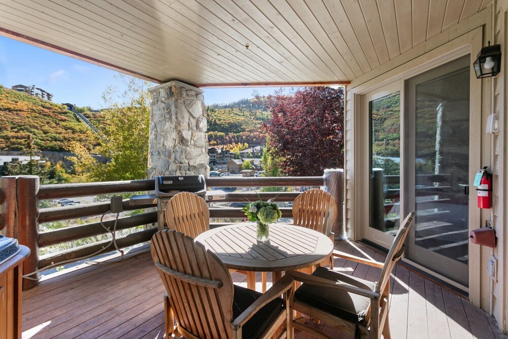 Trail's End Lodge at Deer Valley Resort - Two Bedroom Residence with Den and Spa #102 2 Condo