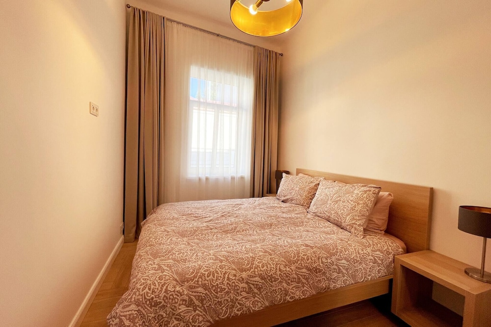 Picturesque Old Town Apartment With Balcony view 2
