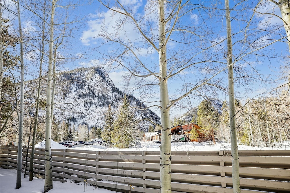River Glen 107c 2 Bedroom Condo