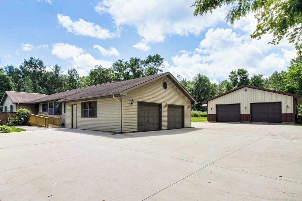 Hot Tub & 2 Recreation Rooms: Spacious Onamia Home