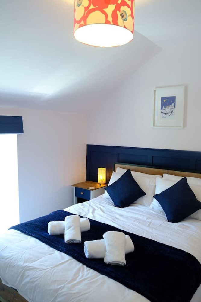Wave Cottage Bristol