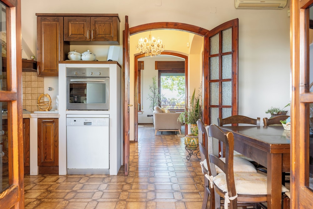 Galatea e Giardino delle Esperidi apartments with pool by Wonderful Italy