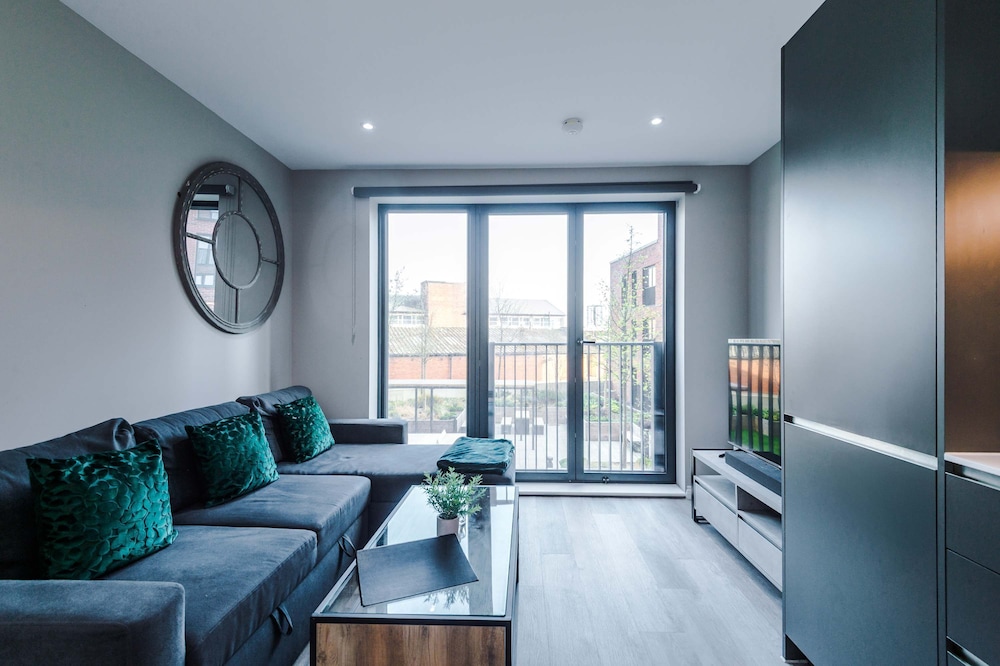 Stylish City Centre Apartment