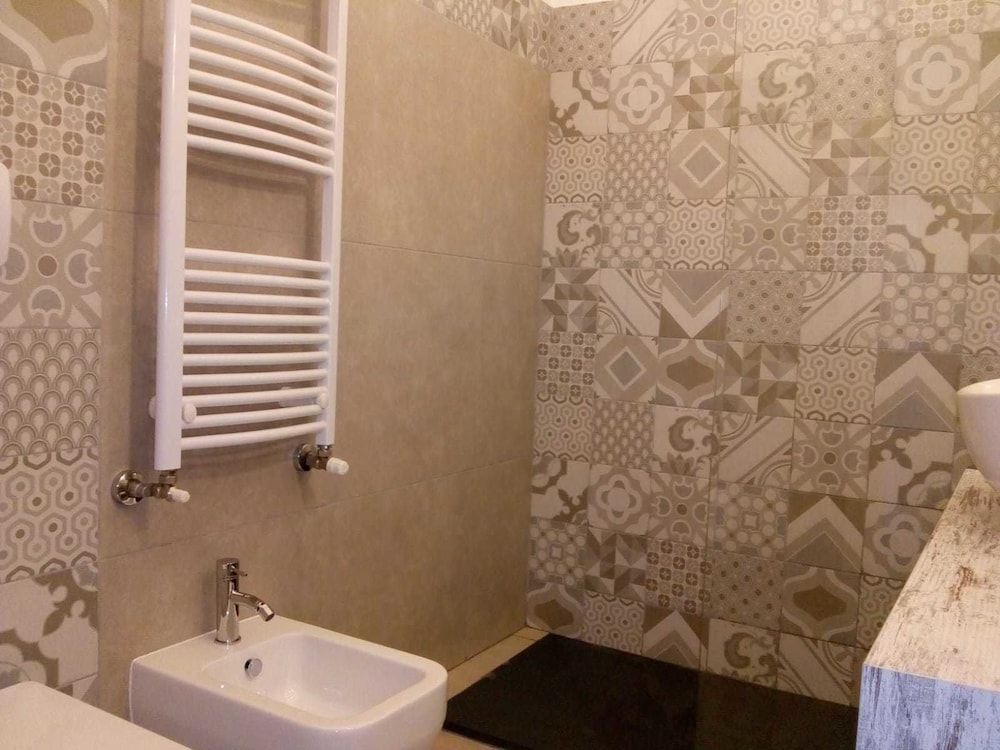 Minerva Guesthouse en Pavia — bathroom