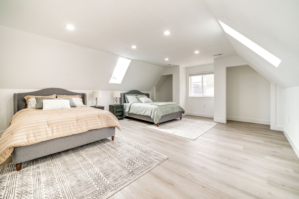 4 Mi to Dtwn: Modern Tacoma Home w/ Spacious Yard