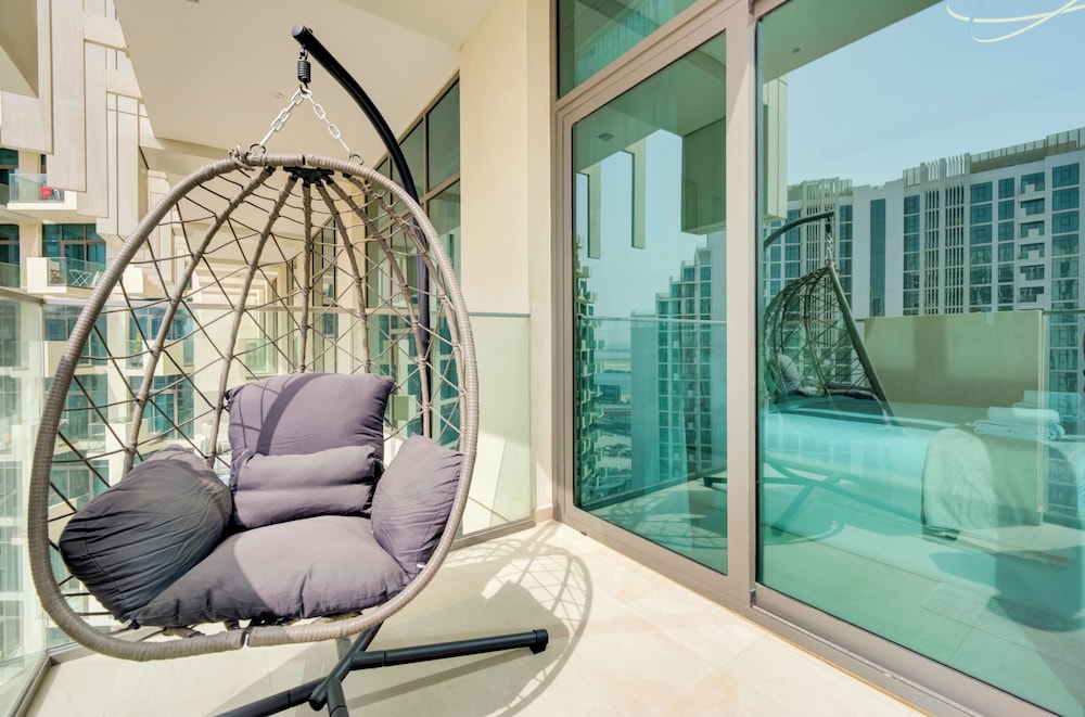 Farhad Azizi Residences - Al Jaddaf
