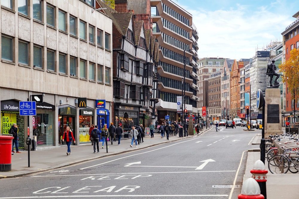 One Bed Serviced Apt near Holborn in Chancery Lane