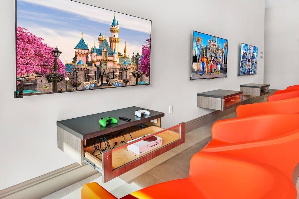 Paradiso Grande 5BR Home w Pool, Mario Game Room